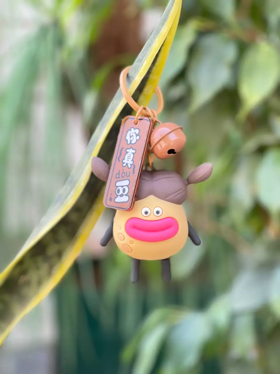 جاسویچی لب پروتزی