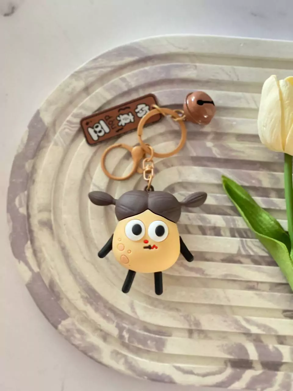 جاسویچی لب پروتزی