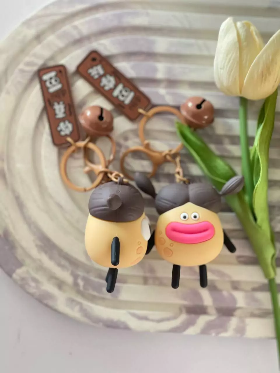 جاسویچی لب پروتزی